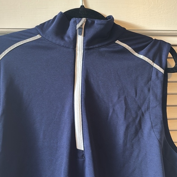 Men’s size medium zero restriction quarter zip golf vest - Picture 2 of 4